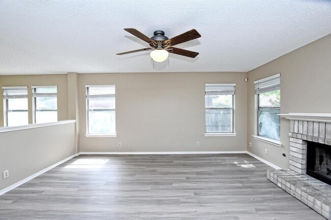 Building Photo - 15009 Big Falls Dr