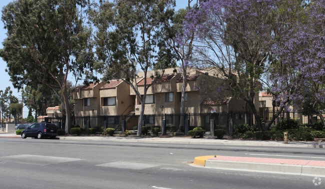 Building Photo - Douglas Park Apartments