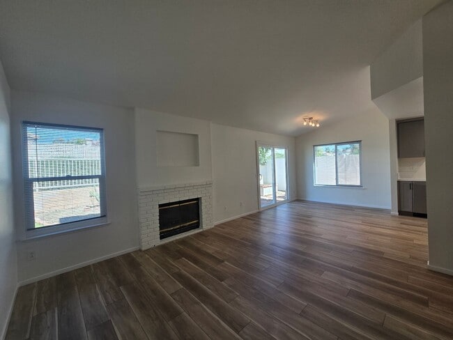 Building Photo - Charming Single Story Home in Mission Grove