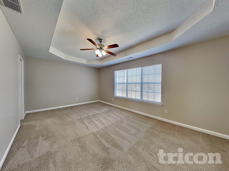 Building Photo - 105 River View Ct