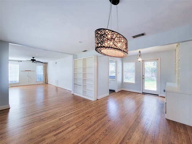 Building Photo - 5536 Aspen St