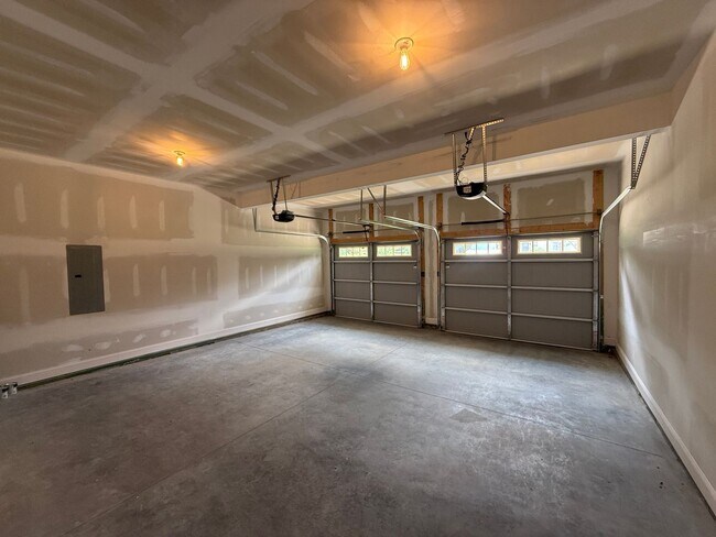 Building Photo - 2553 Whipporwill Ct
