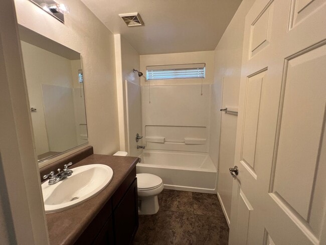 Building Photo - 4137 E Shadow Branch Dr
