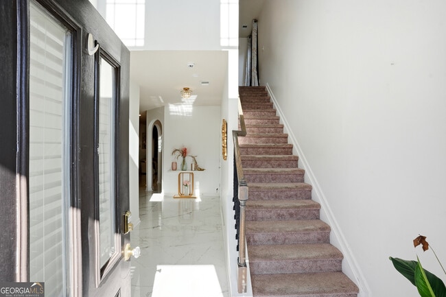 Building Photo - 341 Emporia Loop