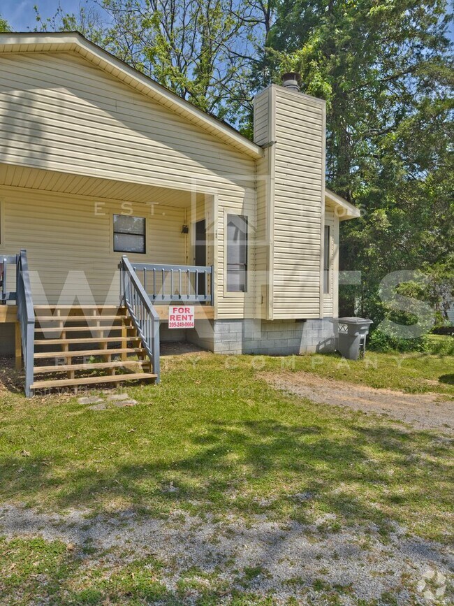 Building Photo - 318 Linden St