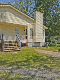 Building Photo - 318 Linden St
