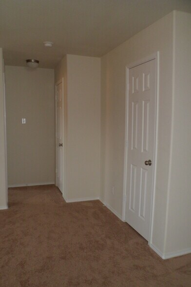 Building Photo - 1508 Abby Creek Dr