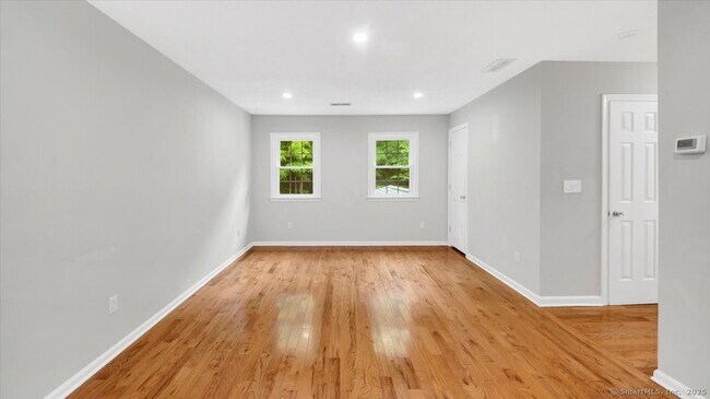 Building Photo - 35 Highpoint Rd