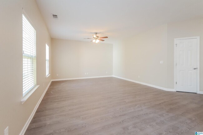 Building Photo - 5894 Ridgeline Dr
