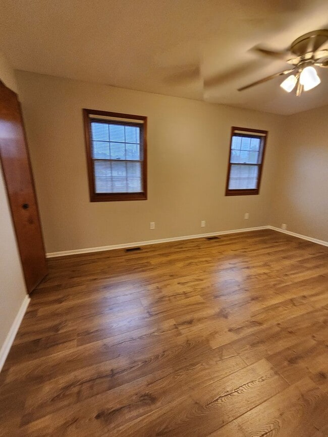 Building Photo - 4 Bedroom Home For Rent in Solon