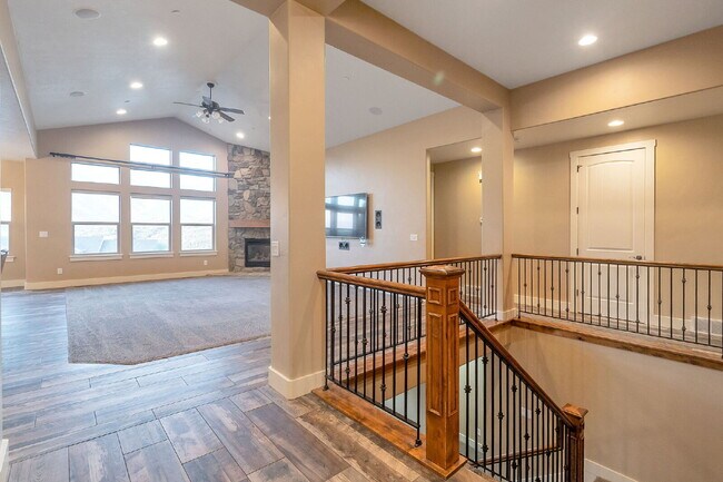 Building Photo - Suncrest — Stunning 4 Bed, 4 Bath Home - SPACIOUS LIVING