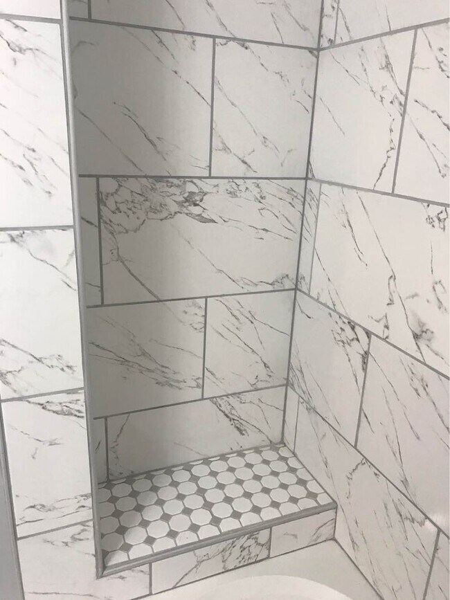 Building Photo - 1229 Bell St