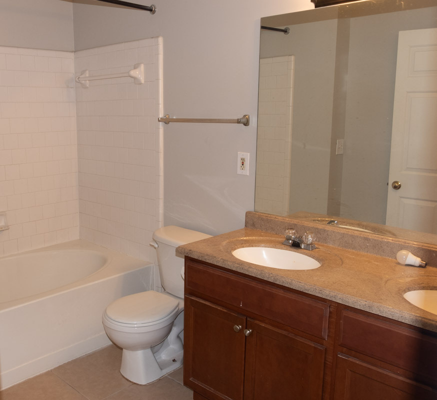 Master Bath - 13300 Morris Rd