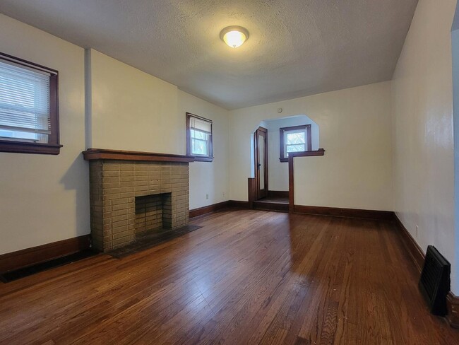 Building Photo - 588 Sanford Ave