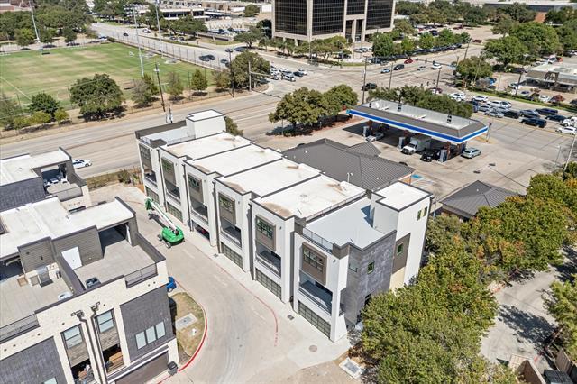Building Photo - 4060 Spring Valley Rd