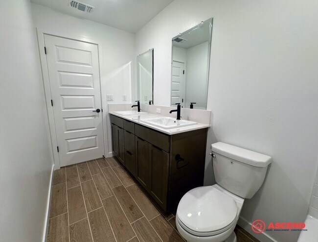 Building Photo - Stunning Newly Built Home in the Southwest!