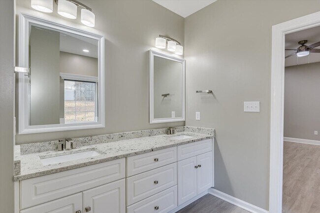 Building Photo - 4604 Brittany Dr