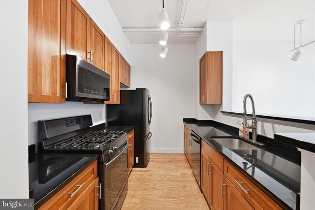 Building Photo - 1205 N Garfield St