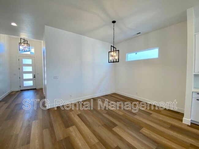 Building Photo - 152 S Desert Saguaro Ln