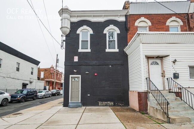 Building Photo - 5715 Woodland Ave