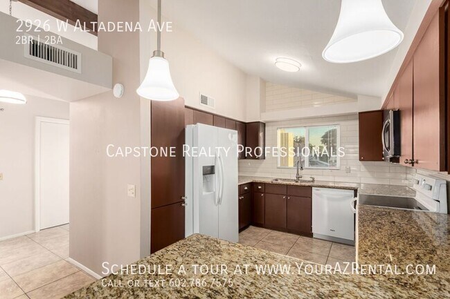 Building Photo - 2926 W Altadena Ave