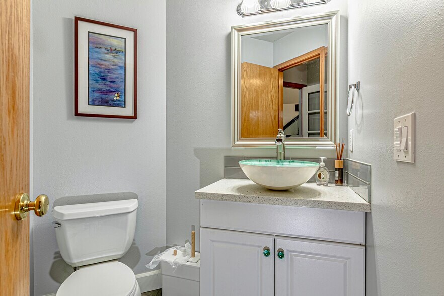 Building Photo - 4601 Nassau Ave NE