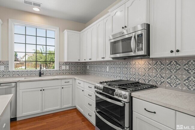 Building Photo - 1755 Cavern Dr