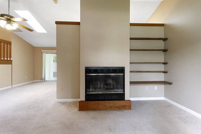 Building Photo - 305 Cherokee Dr