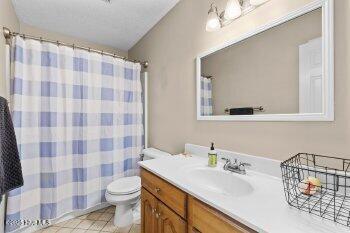 Building Photo - 212 Quail Creek Ct