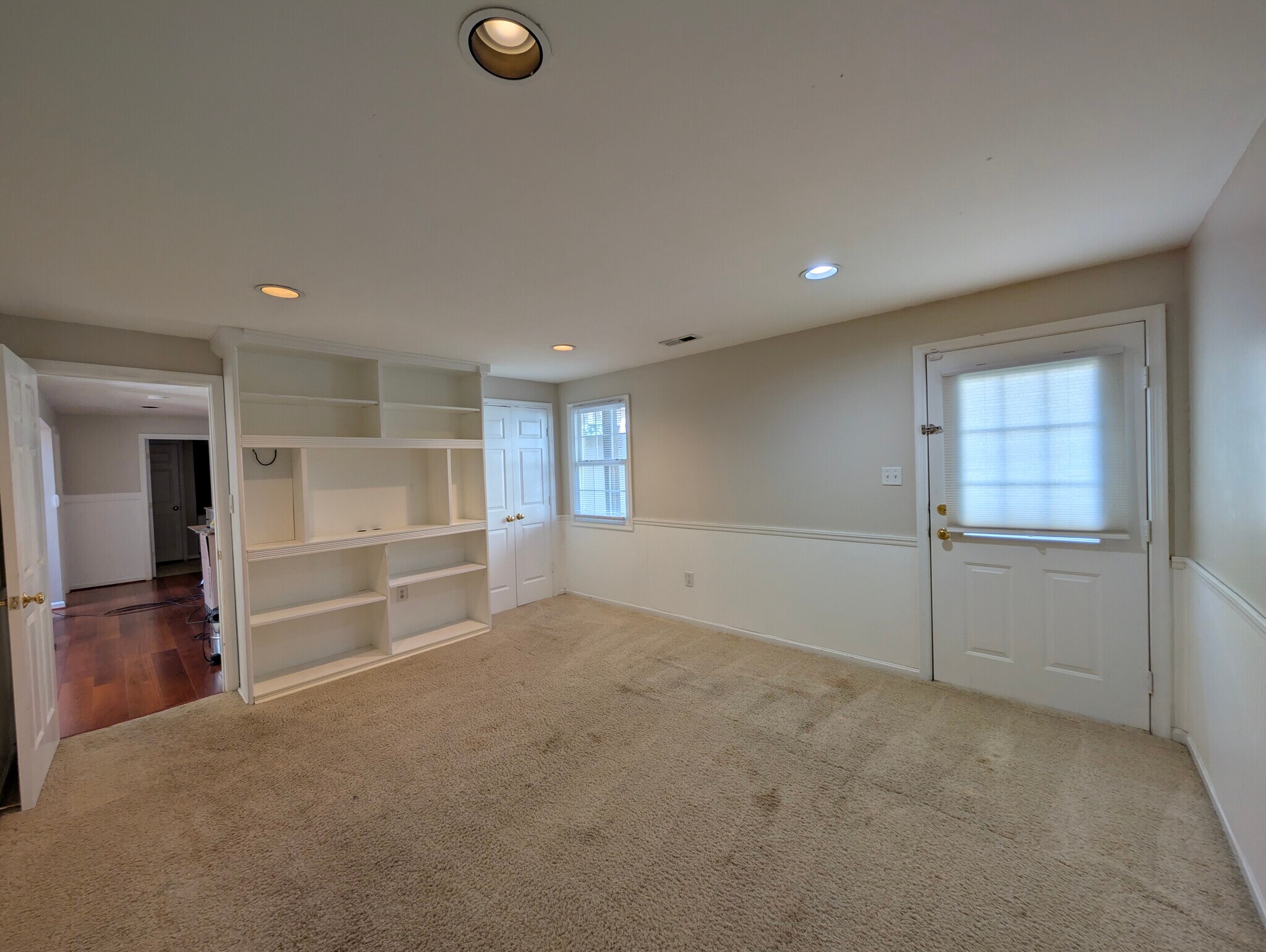 Building Photo - 212 Silver Stone Dr