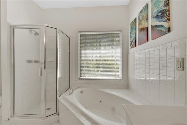 Building Photo - 3525 Sir Johns Ct NW