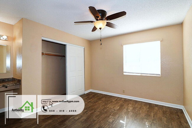 Building Photo - 1553 Bramble Pl