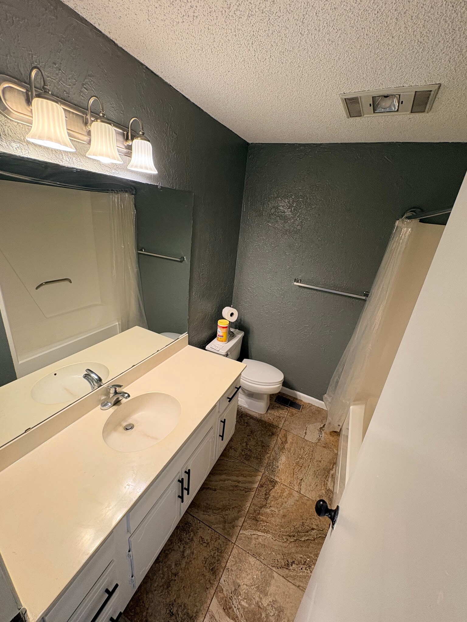 Bathroom - 615 Belvedere Dr