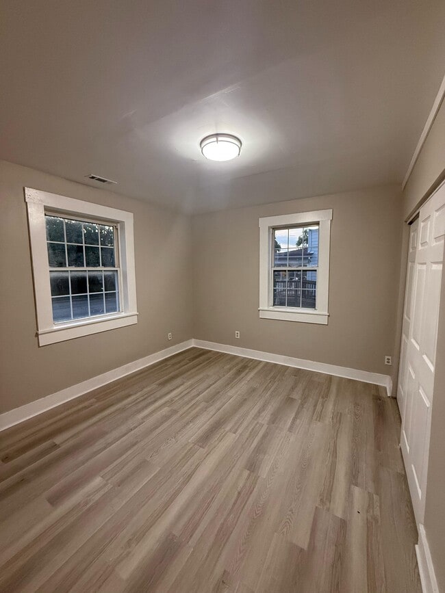 Building Photo - 720 S Apperson Way