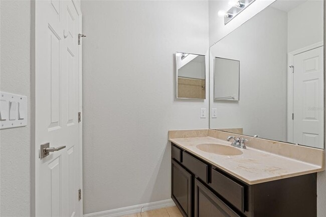 Building Photo - 1129 Venetian Harbor Dr NE