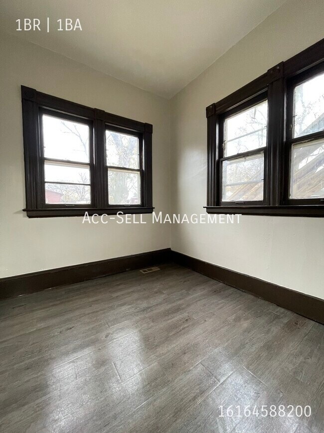 Building Photo - 66 Cutler-3