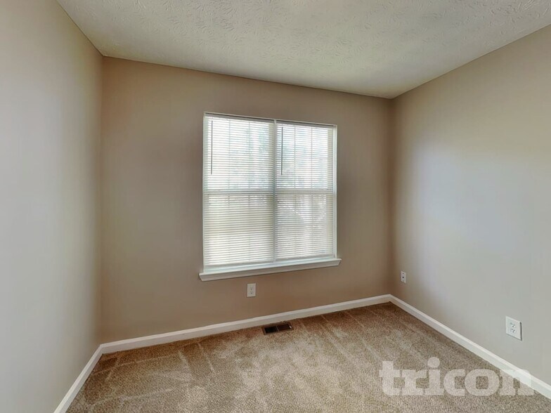 Building Photo - 1330 Ling Dr