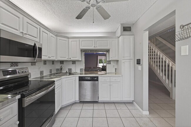 Building Photo - 3708 Savoy Ln