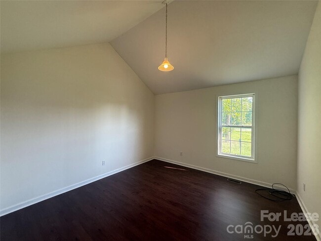 Building Photo - 103 Kam Dr