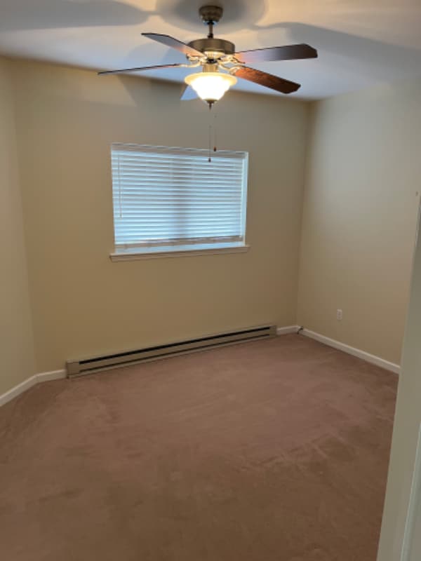 Building Photo - 334 W Lockhart St