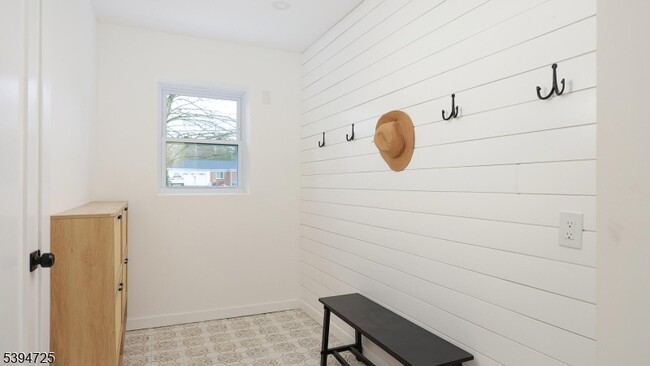 Building Photo - 91 Hillcrest Rd