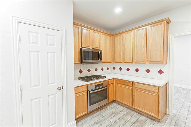 Building Photo - 9900 Presthope Dr