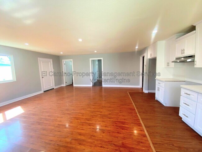 Building Photo - 303 N Townsend Ave