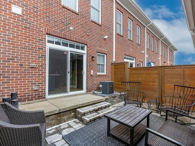 Building Photo - 3751 Bedel St