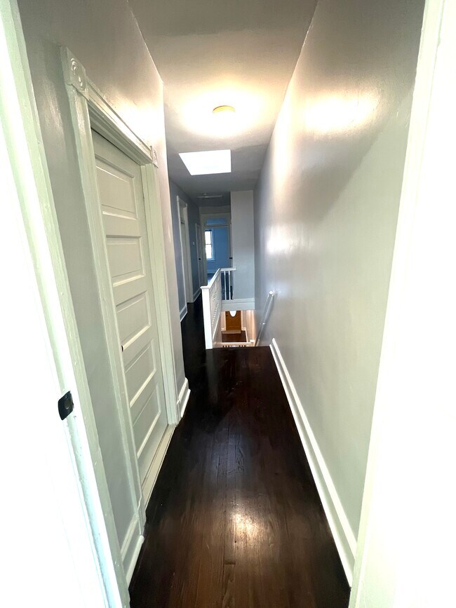 Building Photo - 518 Shepherd St NW