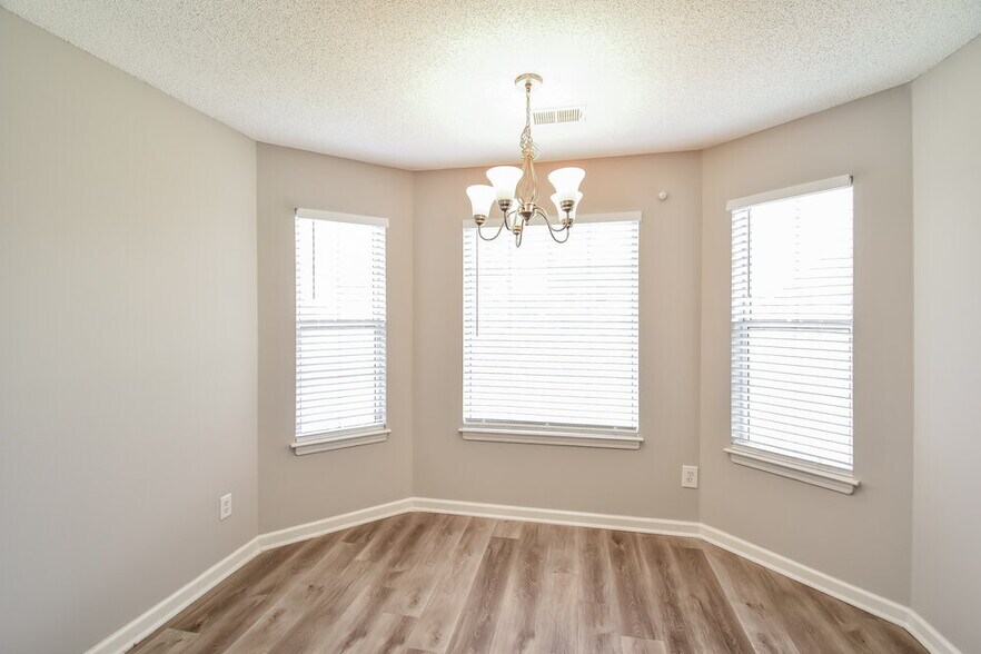 Building Photo - 7776 Gosbrook Ln