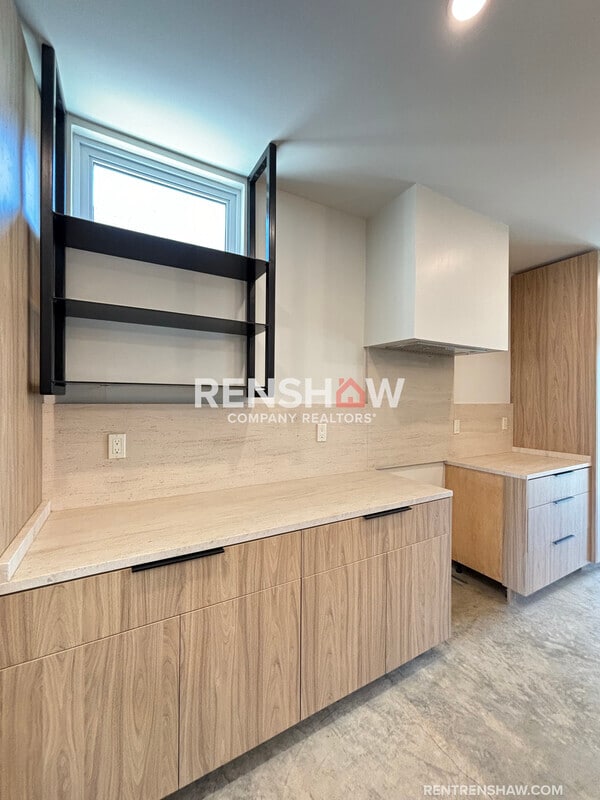 Building Photo - 38 Angelus St