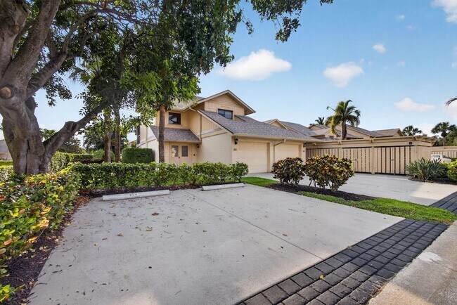 Building Photo - 17137 Waterbend Dr