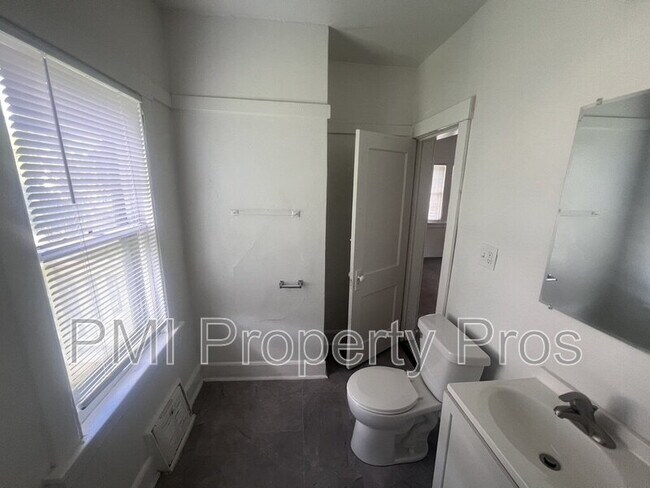 Building Photo - 3138 N 11th St