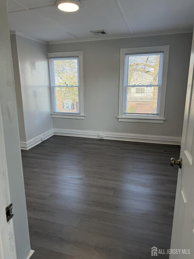 Building Photo - 332 N 4th Ave